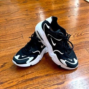 Nike Air Max - Like New